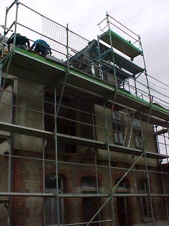 Zerst&ouml;rte Wand  (Gr&ouml;&szlig;e ca. 26 kB)