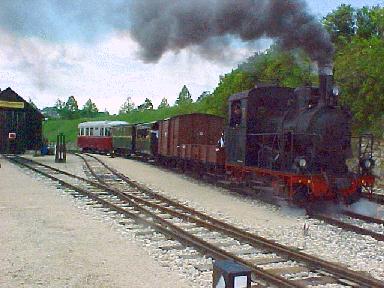 Dampfzug mit T33 (Gr&ouml;&szlig;e ca. 27 Kb)