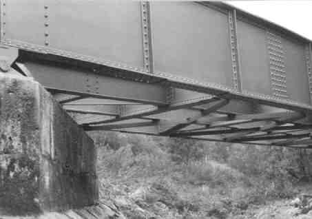 Die Egaubr&uuml;cke von unten (13 Kb)