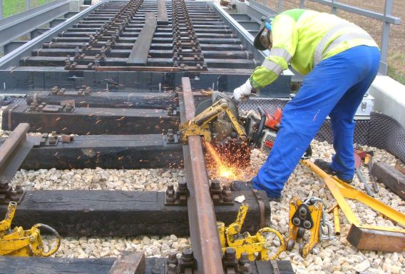  (Gr&ouml;&szlig;e ca. 61 kB)