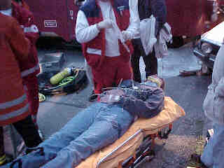 geborgener Verletzter (Gr&ouml;&szlig;e ca. 10 KB)