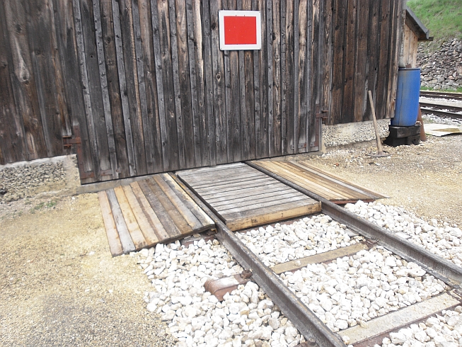 (Gr&ouml; ca. 323 Kb)