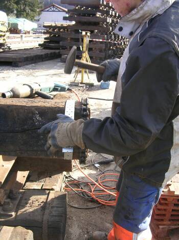 Band auf die Schwellenoberfl&auml;che schlagen(Gr&ouml;&szlig;e ca 32 kb)