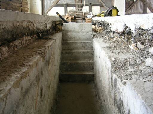 Freigelegte alte Arbeitsgrube (35 Kb)