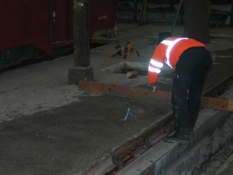 Betonieren des Hallenbodens (15 Kb)