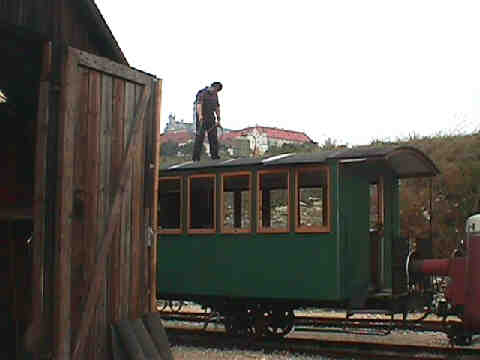 Dacharbeiten am HMB 1 (Gr&ouml;&szlig;e 13 Kb)