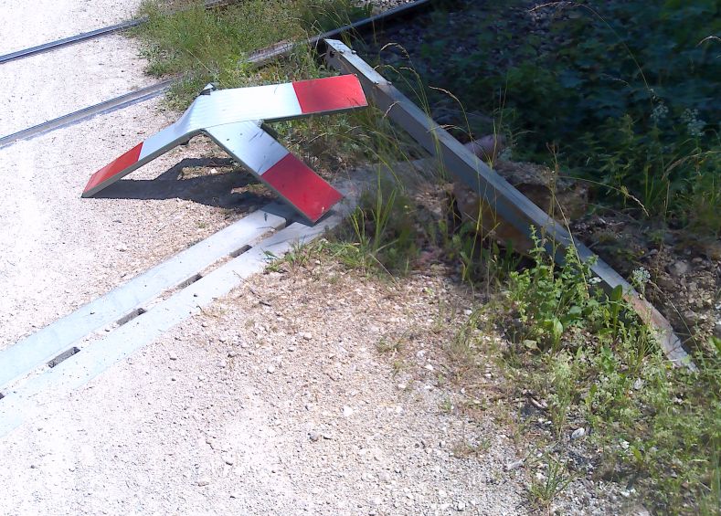 Andreaskreuz (Gr&ouml;&szlig; 137 kb)