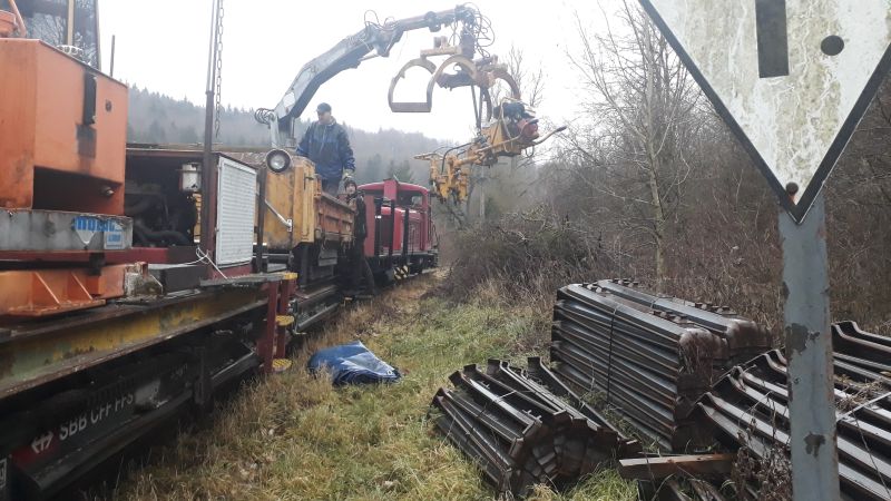 Abladen der Baumaschinen (Gr&ouml;&szlig; 82 kb)