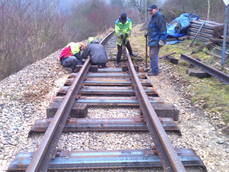 Verlaschen der Schienen (Gr&ouml;&szlig; 127 kb)