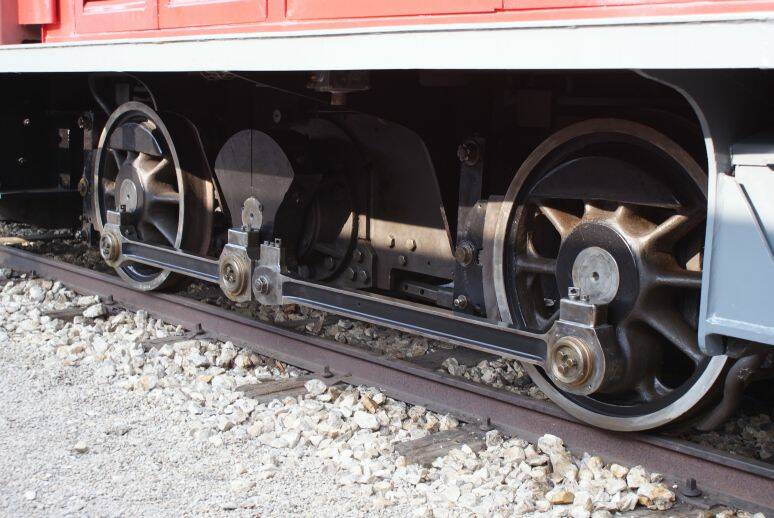 Fertige Fahrwerksseite (Gr&ouml;&szlig;e ca. 70 kb)