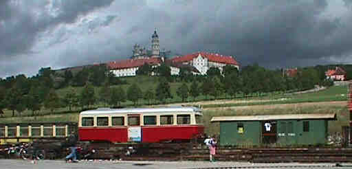 Das Kloster über dem Bahnhofsgelände (Größe ca. 13 kB)