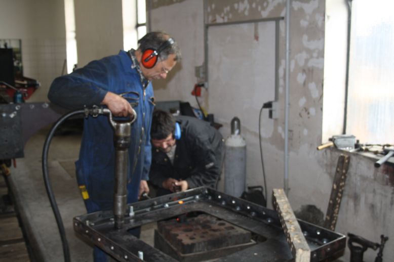 Bilder vom Nieten (Größe 44 Kb)