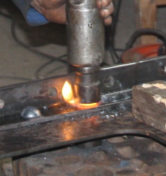 Bilder vom Nieten (Größe 35 Kb)