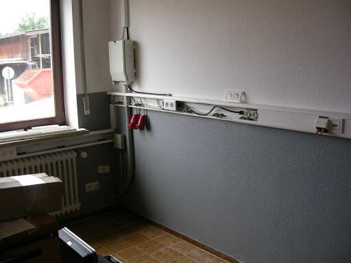 Elektroinstallation in der Elekrowerkstatt  (Gr&ouml;&szlig;e ca. 15 Kb)