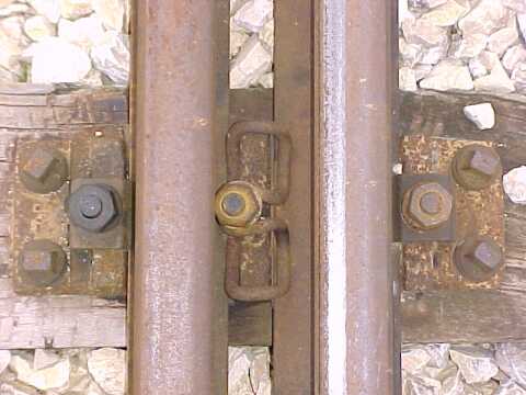 Befestigung im Detail (Gr&ouml;&szlig;e ca. 22 kb)