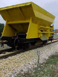 Zug kommt (Gr&ouml;&szlig;e ca. 10 Kb)