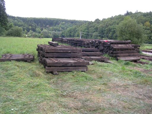 Schwellen sortieren an der S&aumml;gm&uuml;hle (Gr&ouml;&szlig;e ca. 55kB)