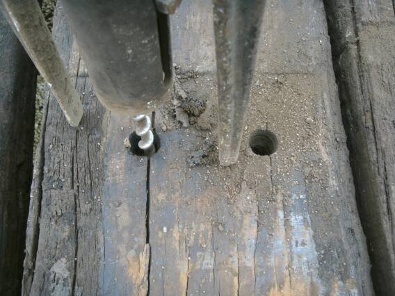 Ausbohren des Lochs (Gr&ouml;&szlig;e ca 40 kb)