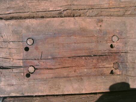 Fertig gebohrte Schwelle  (Gr&ouml;&szlig;e ca 26 kb)