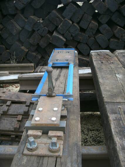 Bohrschablone mit Rippenplattenanschlag (Gr&ouml;&szlig;e ca 37 kb)