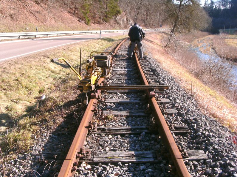 Schrauben l&ouml;sen (Gr&ouml;&szlig; 158 kb)