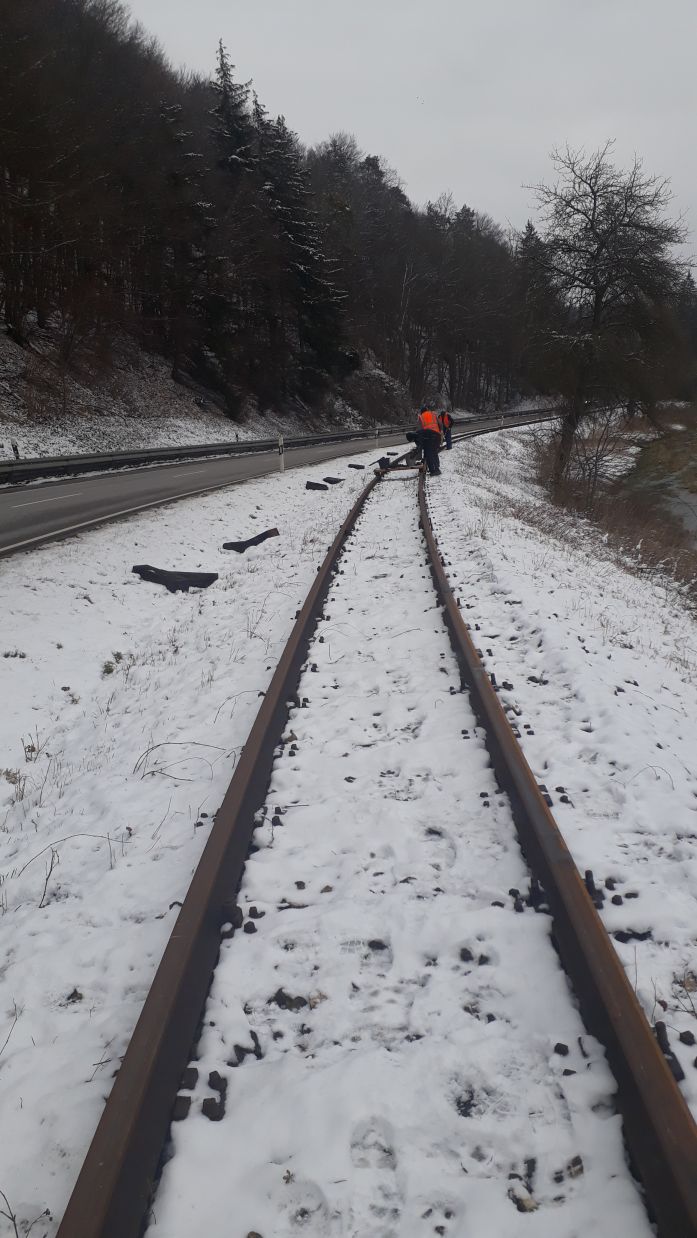 restliche Schrauben entfernen (Gr&ouml;&szlig; 132 kb)