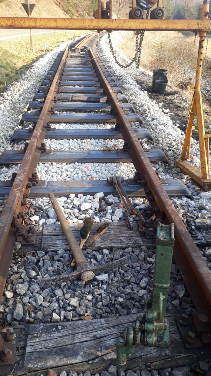 restliche Schraube entfernen (Gr&ouml;&szlig; 242 kb)