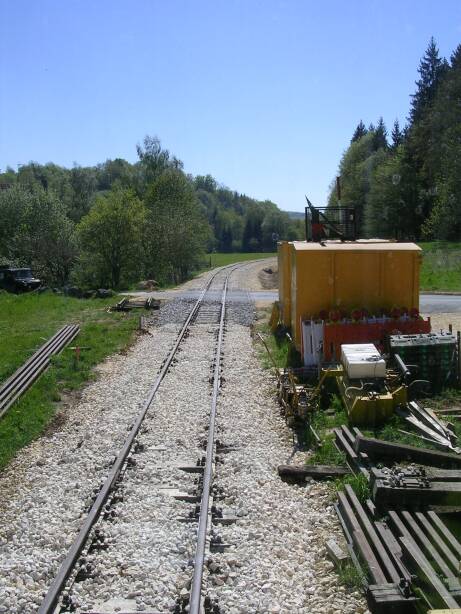 B&uuml; aus Zugsicht Richtung Dischingen (Gr&ouml;&szlig;e ca. 58kB)