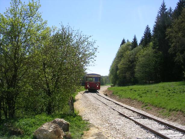 T33 kommt vom Gleisende (Gr&ouml;&szlig;e ca. 66kB)