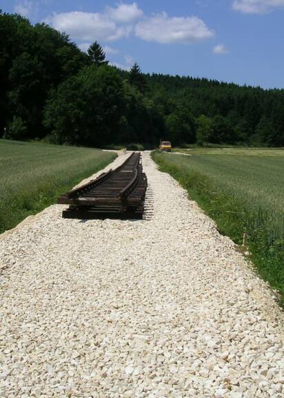 Gleisende bei km 3+800  (Gr&ouml;&szlig;e ca. 46 kB)