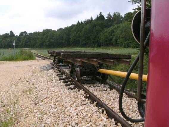 Schwellentransportwagen am B&Uuml; 3  (Gr&ouml;&szlig;e ca. 40 kB)