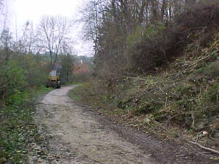 Einfahrt Iggenhausen, Neresheimer Seite (Gr&ouml;&szlig;e ca. 25 kB)