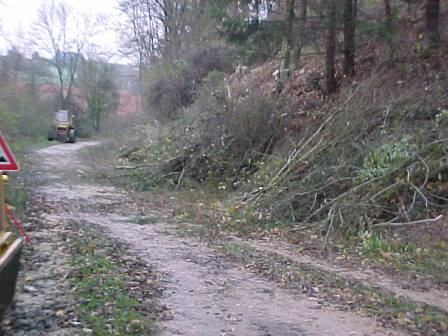 Einfahrt Iggenhausen, Neresheimer Seite (Gr&ouml;&szlig;e ca. 25 kB)