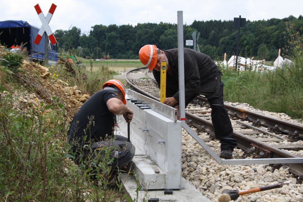 Bahnsteigbau Iggenhausen(Gr&ouml;&szlig;e ca. 138 kB)
