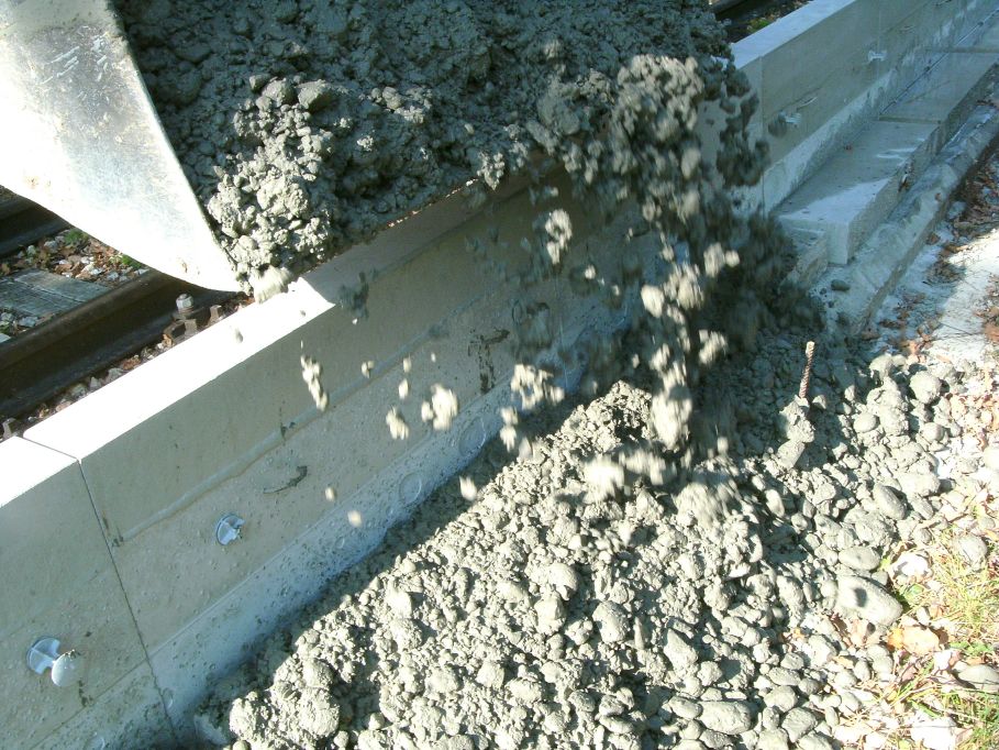 Bahnsteigbau Iggenhausen(Gr&ouml;&szlig;e ca. 166 kB)