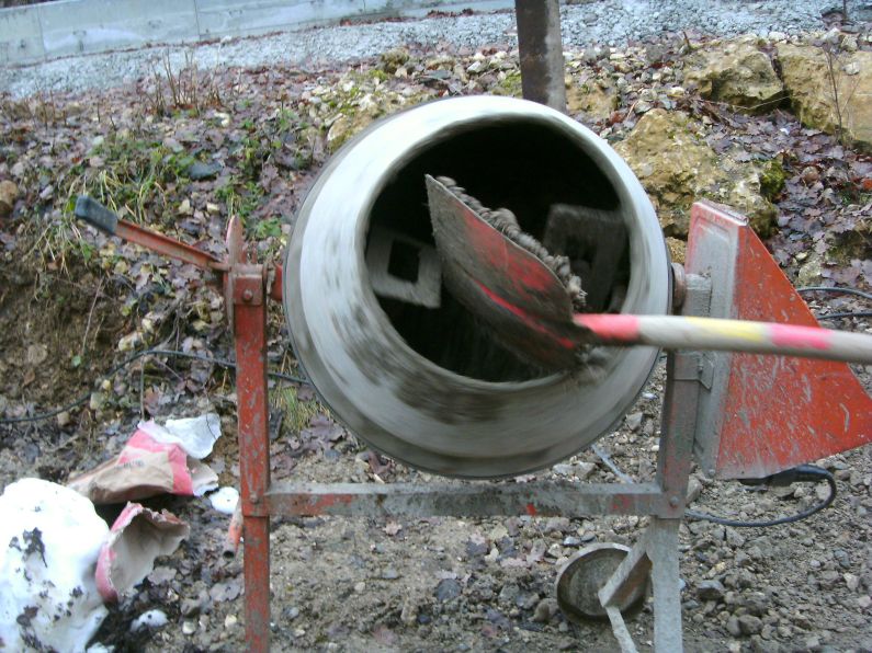 Bahnsteigbau Iggenhausen(Gr&ouml;&szlig;e ca. 121 kB)