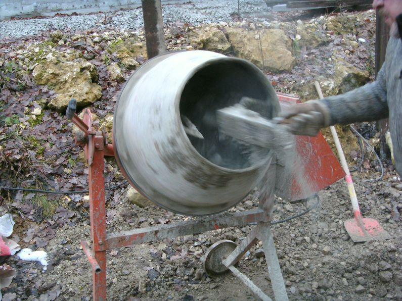 Bahnsteigbau Iggenhausen(Gr&ouml;&szlig;e ca. 125 kB)