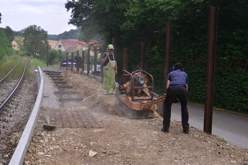 Bahnsteigbau Iggenhausen(Gr&ouml;&szlig;e ca. 97 kB)