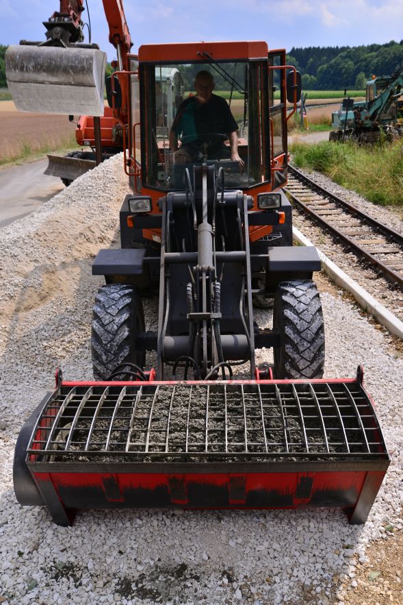 Bahnsteigbau Iggenhausen(Gr&ouml;&szlig;e ca. 147 kB)