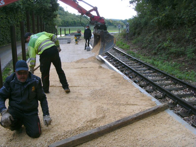Bahnsteigbau Iggenhausen(Gr&ouml;&szlig;e ca. 96 kB)