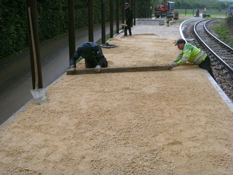 Bahnsteigbau Iggenhausen(Gr&ouml;&szlig;e ca. 109 kB)