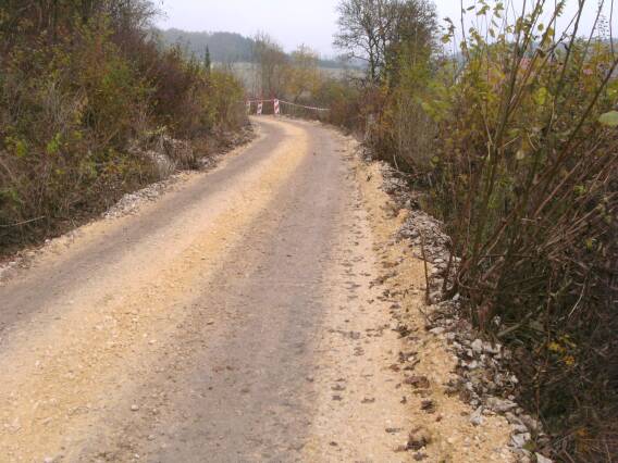 Iggenhausen, am Haltepunkt (Gr&ouml;&szlig;e ca. 45 kB)