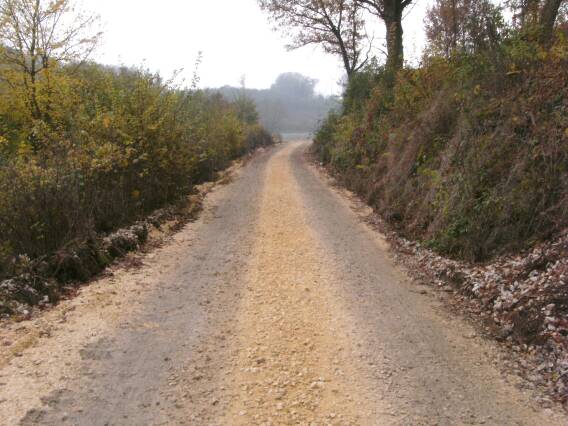 Iggenhausen, der Haltepunkt, Blickrichtung Dischingen (Gr&ouml;&szlig;e ca. 44 kB)