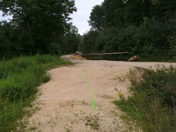 Einfahrt Iggenhausen, Neresheimer Seite (Gr&ouml;&szlig;e ca. 50 kB)