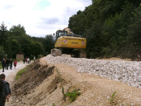 Einfahrt Haltepunkt Iggenhausen, Neresheimer Seite (Gr&ouml;&szlig;e ca. 54 kB)