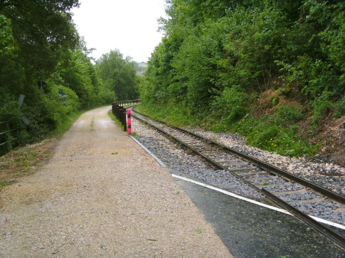 Einfahrt Iggenhausen, Neresheimer Seite (Gr&ouml;&szlig;e ca. 94 kB)