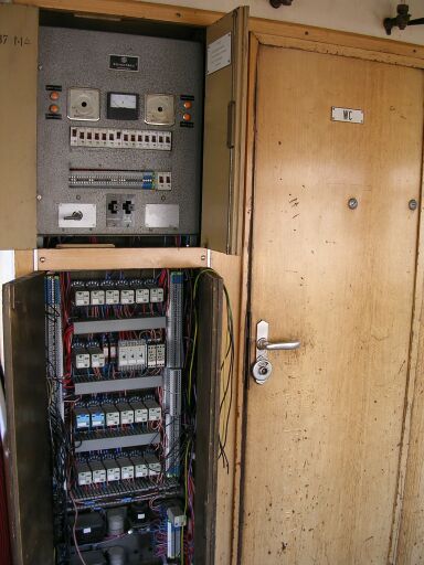 Der Schaltschrank in der &Uuml;bersicht (Gr&ouml;&szlig;e ca. 41 kb)