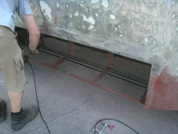 Halterung des Batteriekastens (Gr&ouml;&szlig;e ca. 28 kb)