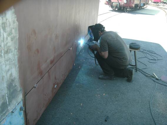 Schweissnaht an der Karosserie (Gr&ouml;&szlig;e ca. 25 kb)