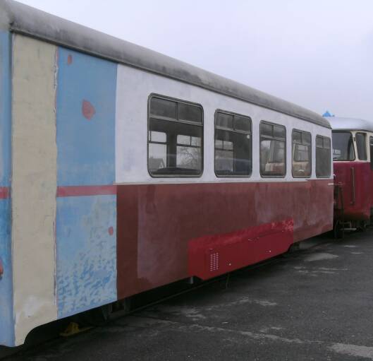 Seitenwand zu drei vierteln grundiert(Gr&ouml;&szlig;e ca. 23 kb)